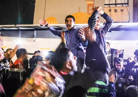 Mii de palestinieni au ieșit pe străzi în Fâșia Gaza sărbătorind anunțarea armistițiului