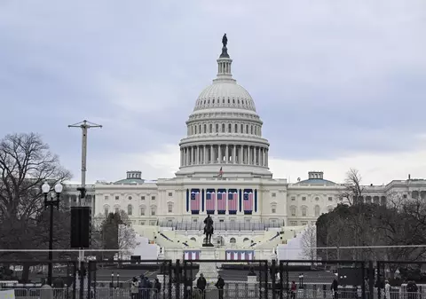 Gest de sfidare pentru Joe Biden: Steagurile americane vor fi înălțate la învestirea lui Donald Trump