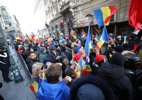 România junk, Trump în Groenlanda, tezaurul dacic și bugetăreasca punte