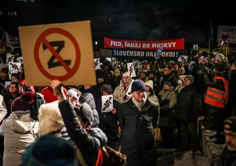 Protest la Bratislava față de politica externă a lui Robert Fico: „Du-te la Moscova și lasă-ne în pace”