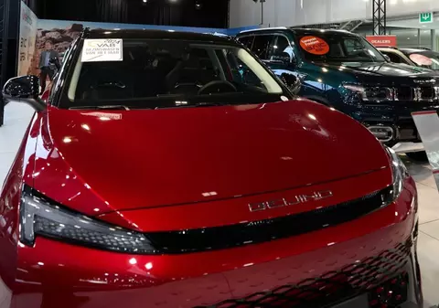 Mașinile pe combustie revin la salonul auto de la Bruxelles