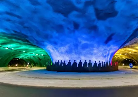 Singurul sens giratoriu subacvatic din lume, supranumit „meduza”, a devenit atracție turistică: „Acesta este Turnul nostru Eiffel”