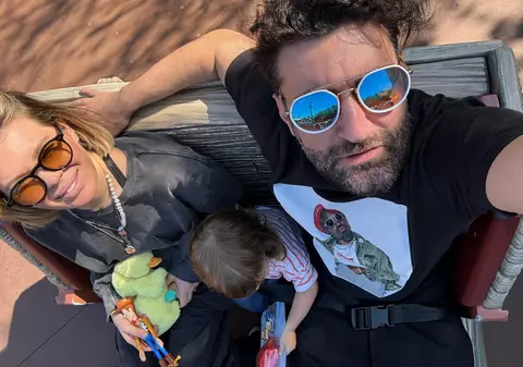 Cum a apărut Gina Pistol pe plajă în Thailanda cu fiica Josephine. Smiley le-a surprins într-o ipostază inedită