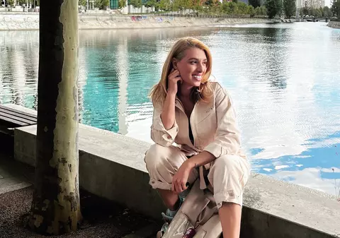 Cine este iubitul Soranei Darclee, solista de la A.S.I.A. Primele imagini cu cei doi îndrăgostiți. „Oare câte mii de vieți am trăit deja împreună?”