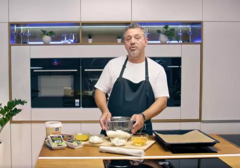 Sorin Bontea a dezvăluit rețeta sa de plăcintă cu telemea, brânză și smântână: „E simplă și gustoasă”