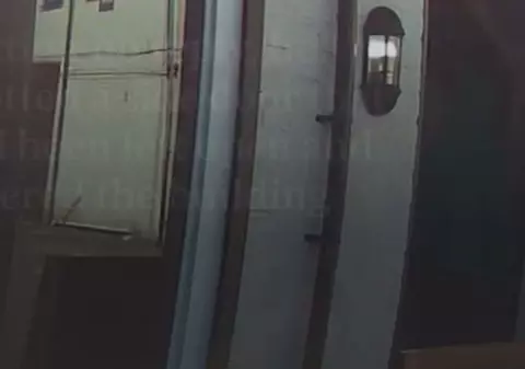 Momentul în care ucigașul din Southport intră la evenimentul de dans înainte de a lansa atacul oribil în urma căruia au murit trei fetițe | VIDEO