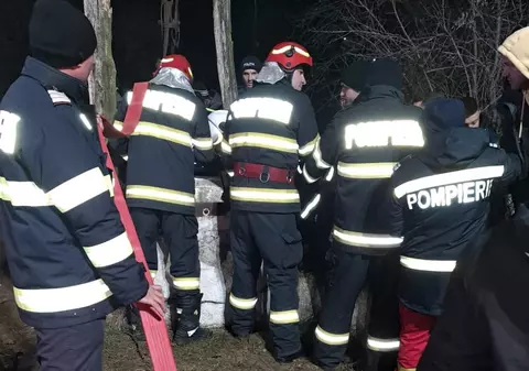 Un bărbat a căzut într-o fântână în Dolj în timp ce o păzea, un obicei tradițional de Bobotează în Oltenia