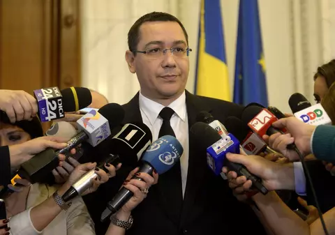 Consilierii PSD strâng semnături pentru Victor Ponta, deși candidatul s-a autosuspendat din partid, susține un deputat PNL