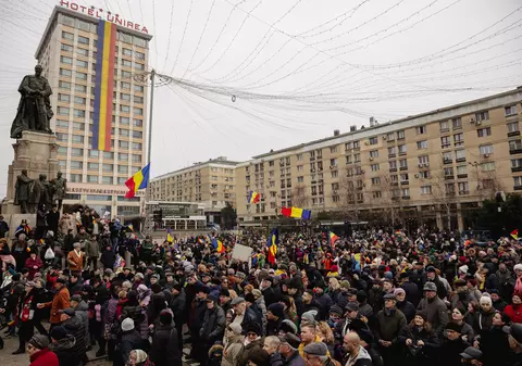 Proteste la Iași de Ziua Unirii: Oficialitățile, primite cu huiduieli