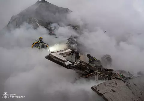 Cum arată blocul cu cinci etaje lovit de o rachetă rusească și în care au murit 14 oameni, în Poltava