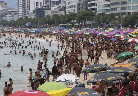 Căldură insuportabilă la Rio de Janeiro, înaintea celebrului carnaval. Temperaturile depășesc 40 de grade Celsius