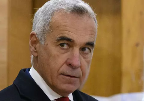 Călin Georgescu a recunoscut că-l va suna pe Donald Trump și-l va întreba ce trebuie să facă România cu baza NATO pe care americanii o construiesc la Kogălniceanu | VIDEO