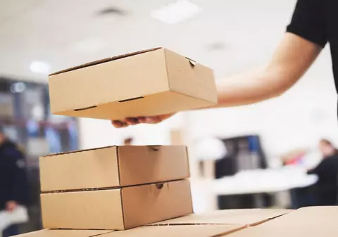 Un sucevean a cumpărat o tabletă de pe Facebook, dar a primit în schimb un grătar