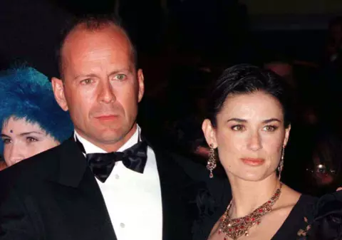 Demi Moore, noi dezvăluiri emoționante despre lupta lui Bruce Willis cu demența. Actrița e alături de fostul ei soț: „Asta faci pentru oamenii pe care îi iubești”