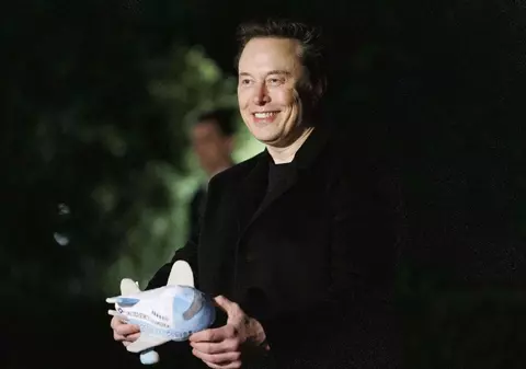 Elon Musk îi ridică în slăvi pe oamenii lui Putin care s-au întâlnit cu reprezentanții lui Trump: „Așa arată o conducere competentă”