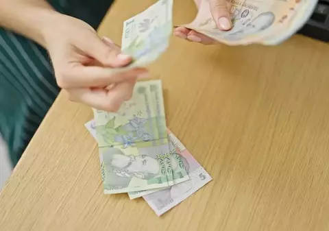 Fără cadouri scumpe de mărțișor, și 8 Martie, cere ministrul educației, Daniel David