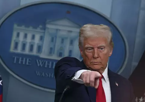 Donald Trump vrea să reimpună o „presiune maximă” pe Iran pentru a-i bloca exportul de petrol