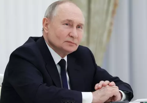 Vladimir Putin e bucuros că Donald Trump discută cu el: „Primele contacte dau naștere la anumite speranțe”