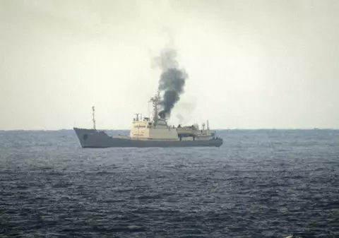 O navă militară rusă a luat foc în timp ce spiona o țară membră NATO: „Suntem în derivă, am pierdut controlul”. Reacția Kremlinului