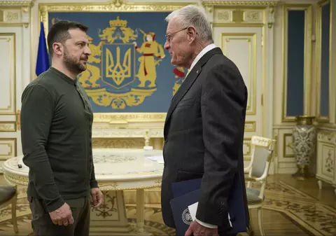 Casa Albă îl presează pe Zelenski să negocieze „acordul mineralelor”, prin care Trump i-a cerut 500 de miliarde de dolari