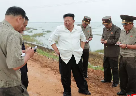 Coreea de Nord își extinde un port maritim important, arată fotografiile din satelit