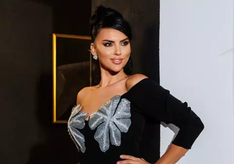 Cum arată Lavinia Pîrva în costum de baie la 40 de ani: „Ziua bună se cunoaște de dimineață”. Unde se află soția lui Ștefan Bănică jr