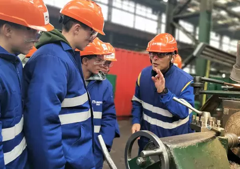 Combinatul Liberty Galați a amânat din nou plata salariilor și repornirea furnalului. S-au plătit doar primele de Paști