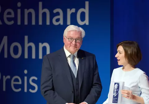 Maia Sandu avertizează din Germania, unde i s-a decernat un premiu pentru democrație: „O pace falsă va fi preludiul unui război mai mare”