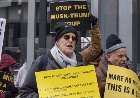 Donald Trump i-a demis din pix pe funcționarii de la securitatea nucleară, iar acum nu îi mai găsește să-i reangajeze: „Vă rugăm, colaborați să luăm legătura cu ei”