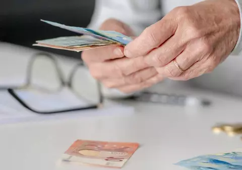 Pensionarii români vor beneficia de noi perioade adăugate la vechime, începând din 1 septembrie 2026