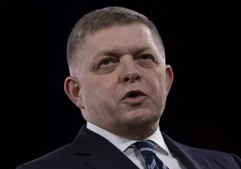 Bolnavi înainte de parada Kremlinului. După Aleksandar Vucici, și Robert Fico se îmbolnăvește și își anulează aparițiile publice