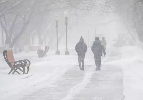 Cod galben de ninsori viscolite și informare meteo de ger și polei până marţi. Vremea va fi mai rece decât în mod normal, anunță ANM