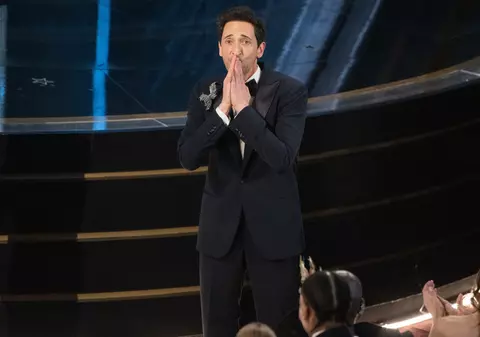 Cum se apără Adrien Brody după gestul dezgustător pe care l-a făcut la Premiile Oscar 2025: „Aș fi putut să o înghit”