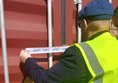 ANPC a intrat și în Portul Constanța. Zeci de containere, sigilate pentru nereguli. Piedone: „Odată ce am intrat în Schengen, TIR-urile nu mai sunt verificate”