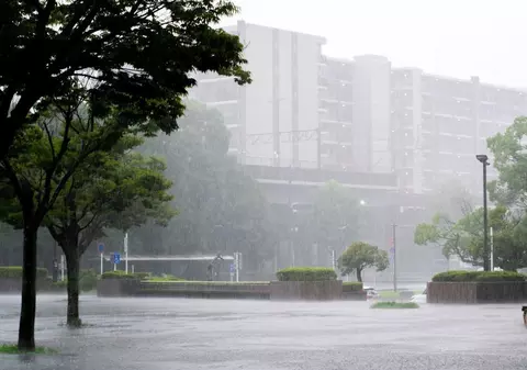 Avertizare meteo ANM de ploi până la 40 l/mp și vijelii. Harta zonelor afectate
