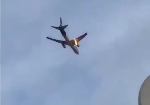 Un avion cargo cu motorul în flăcări a trebuit să aterizeze de urgență pe un aeroport din New Jersey | VIDEO