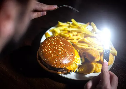 Alimentul popular pe care medicul Vlad Ciurea nu îl consumă niciodată: „Nu favorizează sub nicio formă activitatea cerebrală”