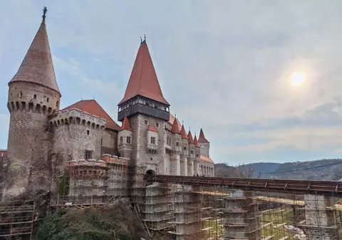 Un castel din România în top 3 cele mai spectaculoase palate din Europa: „Ca într-un basm”
