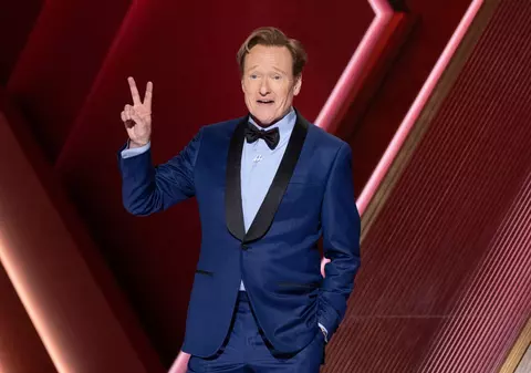 Momente memorabile la Oscar 2025. Conan O’Brien a ironizat conflictul Kendrick Lamar - Drake și a râs de ținuta lui Adam Sandler