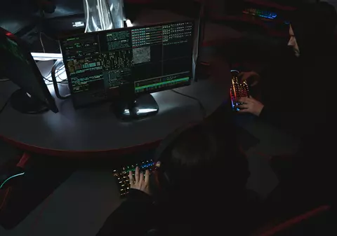 De ce asigurările pentru atacuri cibernetice devin esențiale în era digitală
