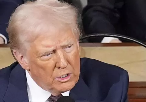 Șampania și parmezanul sunt amenințate de tarifele vamale ale lui Donald Trump. Cele mai bune alimente și vinuri din Europa ar putea deveni inaccesibile pentru consumatorii obișnuiți din SUA