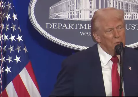 Donald Trump a fost incendiar într-un discurs politic fără precedent, la Departamentul de Justiţie: „S-ar putea să nu o mai fac niciodată”