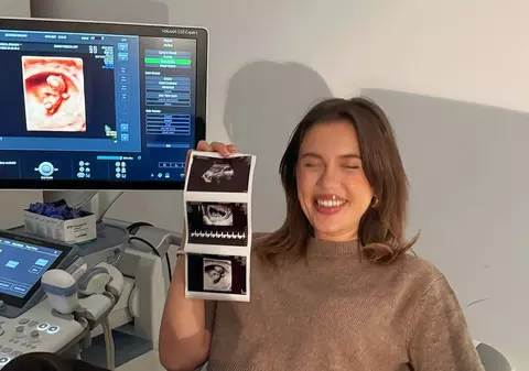 Cum și-a dat seama Emily Burghelea că e însărcinată din nou, înainte ca testul să iasă pozitiv?! Povestea este una cu totul și cu totul specială 