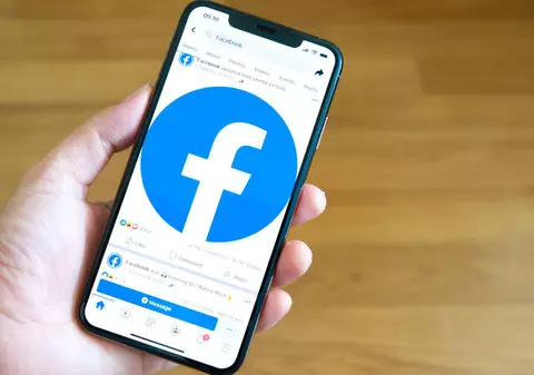Meta a anunțat data oficială la care Facebook renunță la fact-checking