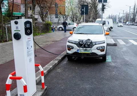 Galațiul accelerează tranziția spre mobilitate electrică: 159 de noi stații de încărcare pentru vehicule electrice