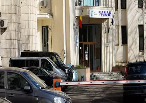 O companie de ridesharing din București nu a declarat aproape 100.000 de ore lucrate de șoferi care nu figurau ca angajați