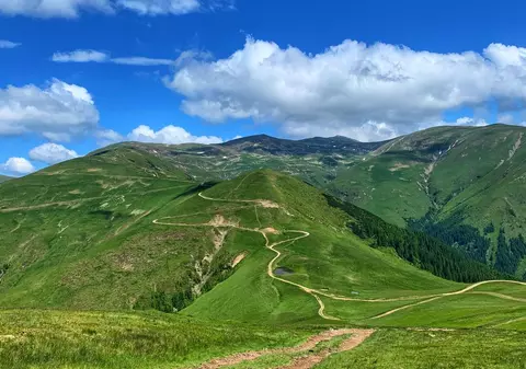 Top 10 activități de făcut în zona munților Iezer-Păpușa