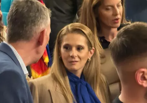 Gestul făcut de Marilena Hagi la lansarea autobiografiei soțului ei. A atras atenția și cu ținuta elegantă, creată de Victoria Beckham