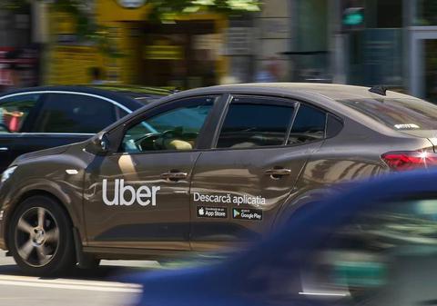 Reguli noi pentru șoferii Uber și Bolt: mașinile în comodat să fie scoase din transportul alternativ. Ce mai prevede proiectul în dezbatere