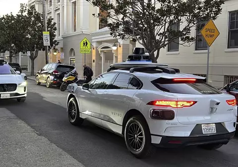 Tehnologia viitorului se confruntă cu probleme prezente. Mașinile fără șofer din SUA au acumulat amenzi cu valori uriașe